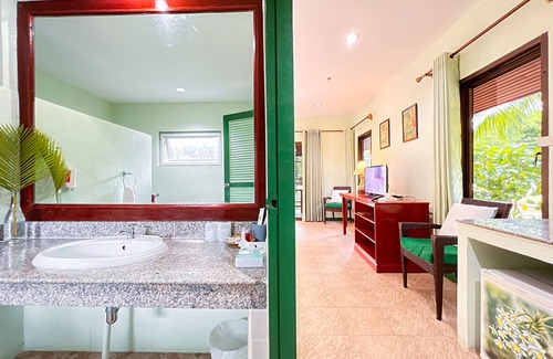 Koh Lon Complejo | Cruiser Island Resort by Swiss-Belhotel