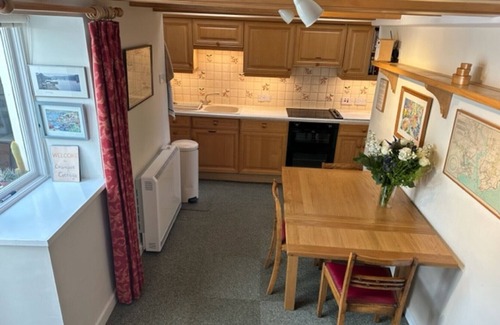 Mylor Bridge Cabaña | Crumpet Cottage, explore the scenic country