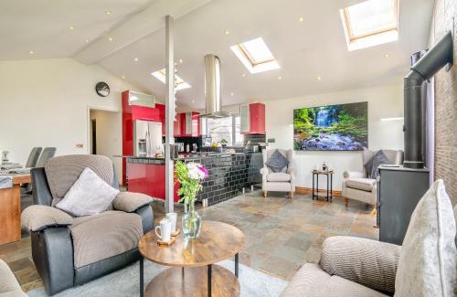 Neath Casa | Crynant Countryside Retreat