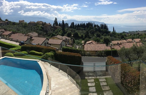 Pulciano Casa | Cryss View - Lujoso apartamento con vista al lago