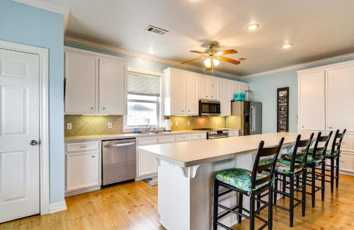 Port Bolivar Casa | Crystal Beach Home with Deck and Ocean Views!
