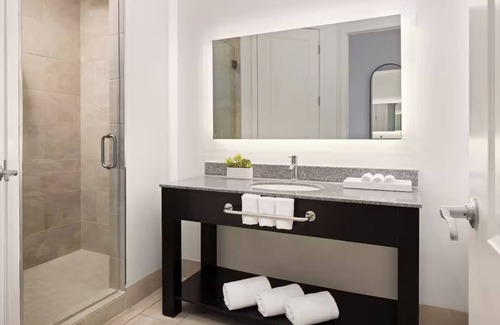 St. Pete Beach Hotel | Crystal Blue Water from the Gulf! 3 Large Units, Pets are Allowed, Pool!
