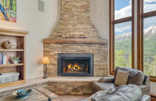 Mountain Village Casa | Crystal Chalet 12 by AvantStay Close to Town w Views of San Sofia Ridge