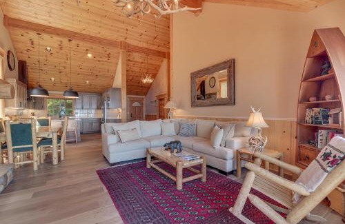Talmont Casa | Crystal Lakeview Lodge by Tahoe Getaways - Private Hot Tub, Foosball Table & Tahoe Park HOA