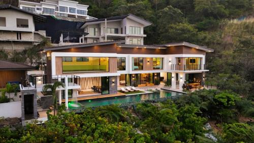 Santa Barbara Casa | Crystal Ocean Retreat Luxury Pool Home For 12