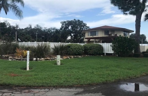 Dixie Shores Condominio | Crystal River Waterfront Villa in The Islands