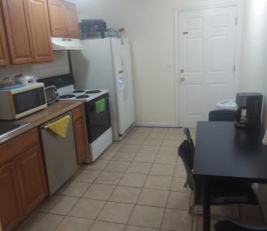 Newark Casa | Crystal Room 1 Guest House near 12mins to EWR airport/Prudential/NJIT/Penn station