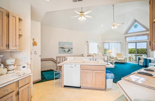 Tuckahoe Casa | Crystal Sands -- Unique 5 BR in Southern Duck with Community Amenities