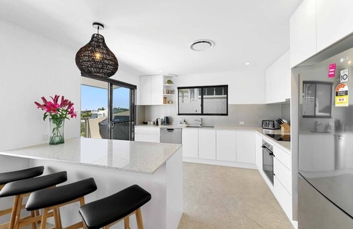 Sunshine Beach Apartamento | Crystal Shores Top Floor U/4, Stunning Sea View Apartment 200m to Sunshine Beach
