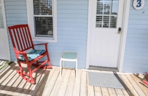 Kure Beach Casa | Crystal Shores Unit 3 - Irresistible Charming Beach Retreat Villa by Redawning