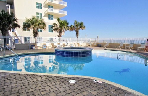 Gulf Shores Condominio | Crystal Shores West Condos by Hosteeva