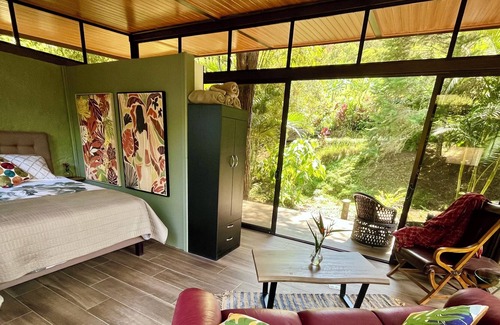Pacuare Reserve Apartamento | Crystal Slow-Cabin secluded in the Rainforest along a mountain stream