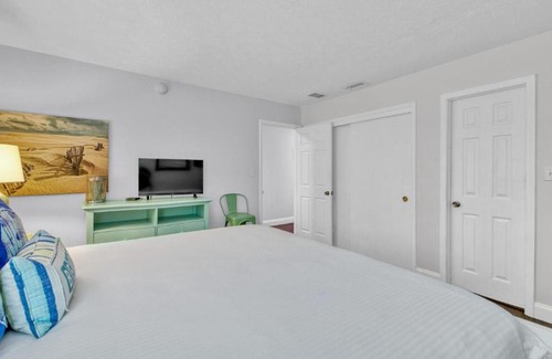 Crystal Beach Casa | Crystal Villas 12B - Updated 2 Bedroom with Loft Beach Front Condo In the Heart of Destin