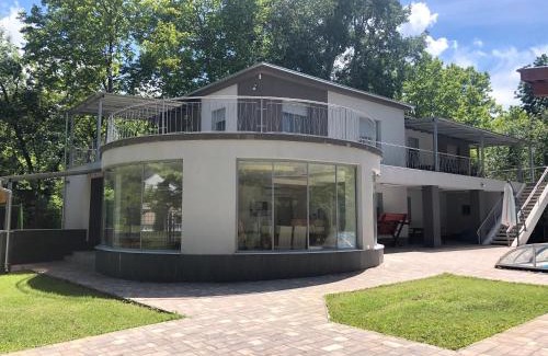 Balatonszemes Apartamento | Családi Villa