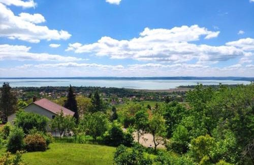 Csopak Casa | Csopak Rabagúzia - ház csodás balatoni panorámával