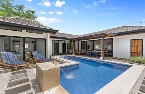 Tamarindo Villa | CU7 Beach Home Oasis with Private Pool and Guest House