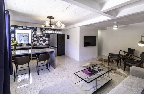 Emiliano Zapata Apartamento | Cuale Condo Retreats