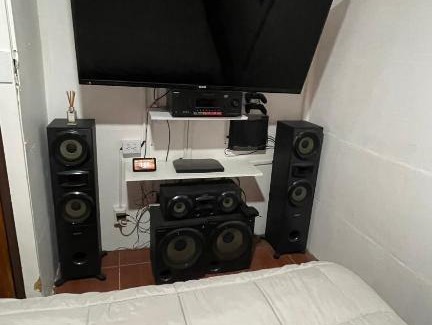 Birri Casa | Cuarto Cerca del Aeropuerto
