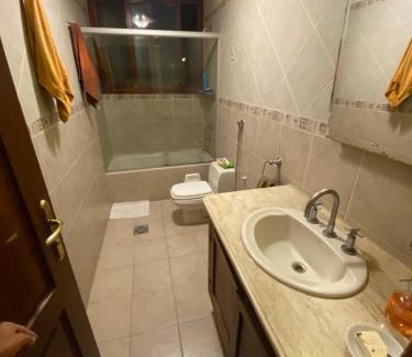 Tarija Casa | Cuarto con baño compartido, casa centro