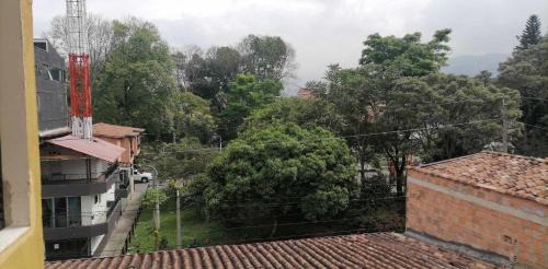 Guayabal Casa | Cuarto con cuarto de baño y terraza