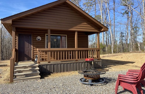 Mount Ida Casa | Cub Cabin has Star Gazing for Outdoor Lovers. No Pets Allowed
