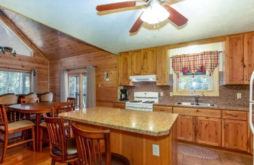 Clearfield Cabina | Cub Cabin @ The Bear's Den
