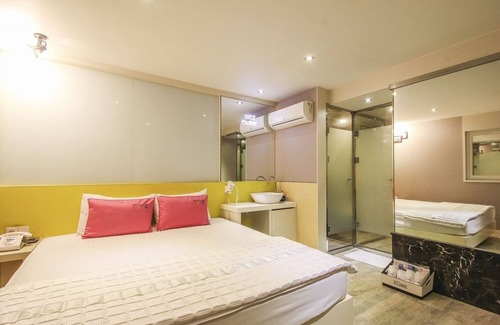 Busanjin Hotel | Cube Hotel