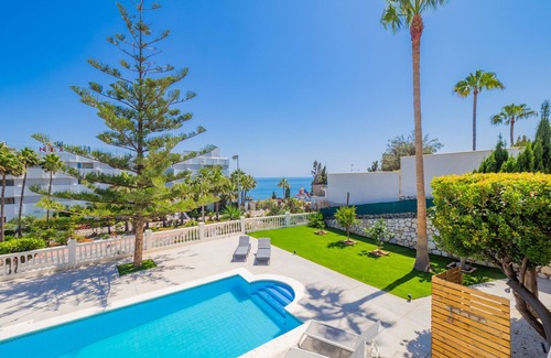 Benalmadena Costa Villa | Cubo's Beach Front Villa Benalmadena / cerca de playa / piscina privada / aire acondicionado