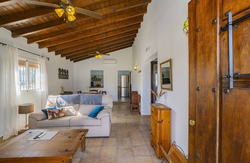 Alhaurín el Grande Cabaña | Cubo's Casa Rural La Oliva / piscina privada / aire acondicionado / wifi gratis
