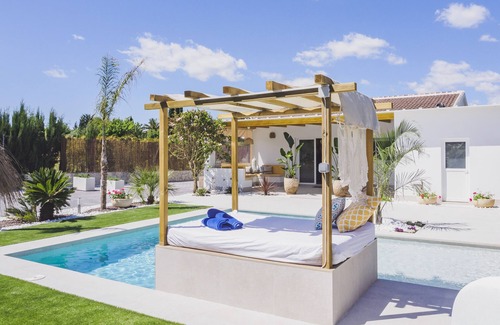 Alhaurín el Grande Cabaña | Cubo's Casa Rural Agua de Lima / piscina privada / aire acondicionado / wifi gratis