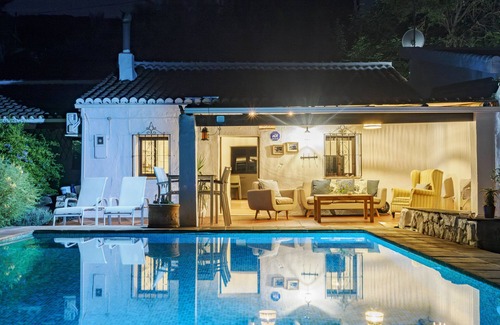 Alhaurín el Grande Cabaña | Cubo's Casa Rural El Refugio / wifi gratis / piscina privada