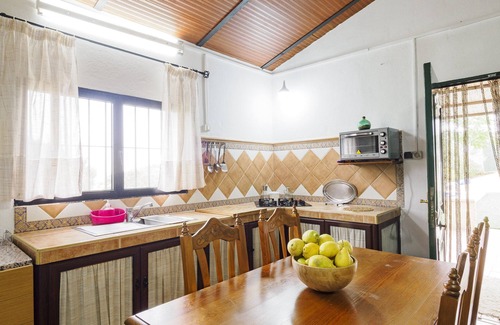 Ardales Cabaña | Cubo's Casa Rural Villa Aitana / piscina privada / cerca caminito del Rey / wifi gratis