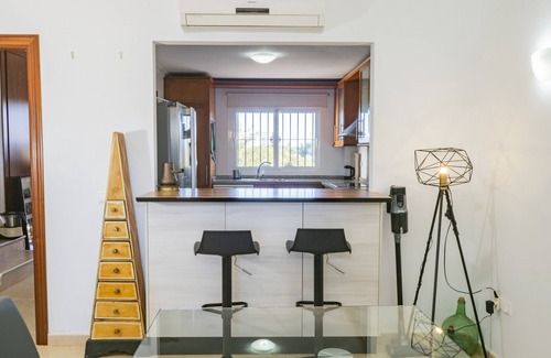 Mijas Chalet De Esquí | Cubo's Chaparral Townhouse & Community Pool / vistas al mar / wifi gratis / aire acondicionado