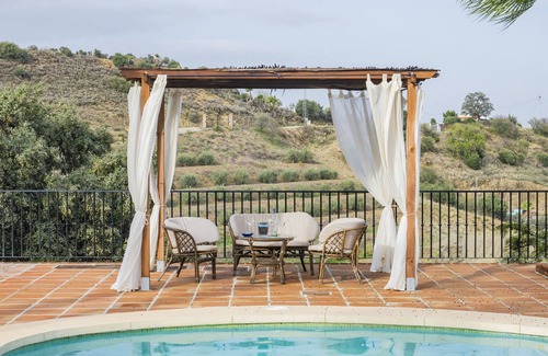 Alhaurín el Grande Cabaña | Cubo's Finca La Deseada / piscina privada / wifi gratis