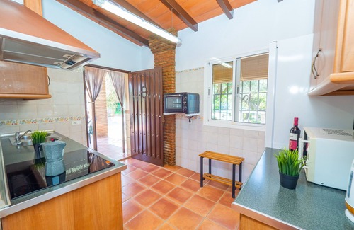 Alhaurín el Grande Cabaña | Cubo's Finca Los Acebuches / piscina privada / wifi gratis / aire acondicionado