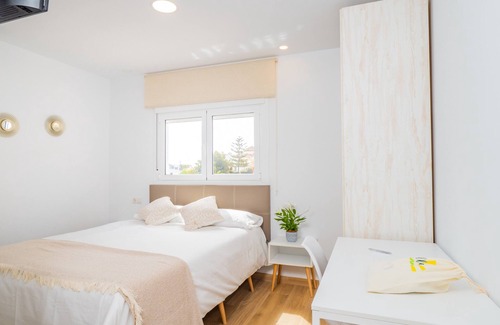 Torre de Benagalbon Cama Y Desayuno | Cubo's Hostal William's Sunny 2 / wifi gratis / aire acondicionado