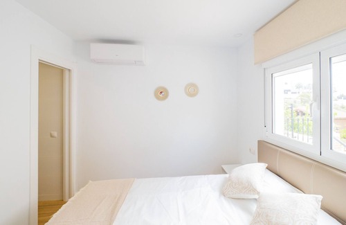 Torre de Benagalbon Cama Y Desayuno | Cubo's Hostal William's Sunny 2 / wifi gratis / aire acondicionado