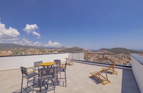 Palma-Palmilla Apartamento | Cubo's Urban Sky Malaga Apartment West View 5