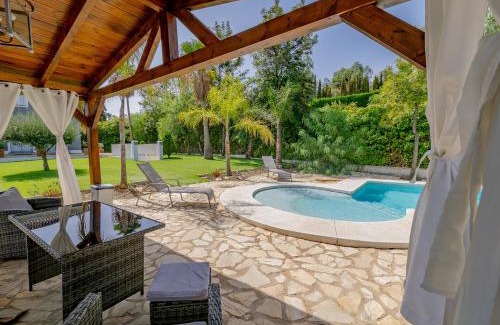Coin Villa | Cubo's Villa Agua de Azahar