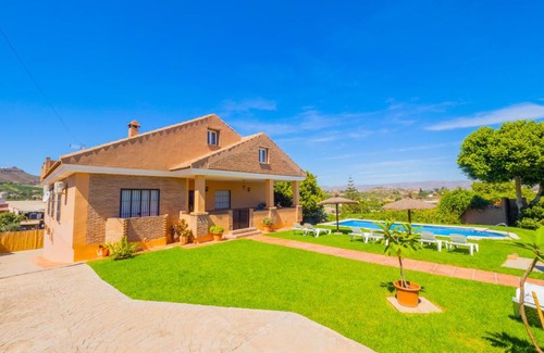 Alhaurín de la Torre Villa | Cubo's Villa Plumaria de Alhaurin