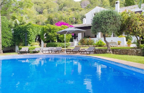 Coin Villa | Cubo's Villa Las Lagunas de Azahar High Privacy / wifi gratuito / alta privacidad / piscina privada