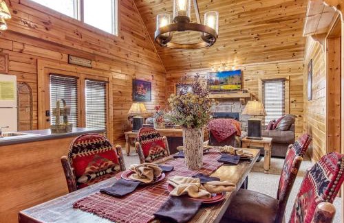 Sevierville Casa | Cubs Cozy Den by Avada Properties