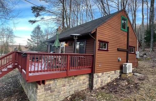 Thayerville Casa | Cubs Den - Hot Tub- Walk to Lake- Fire Pit - Kayaks
