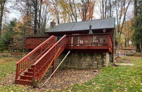 Thayerville Casa | Cubs Den - Hot Tub- Walk to Lake- Fire Pit - Kayaks
