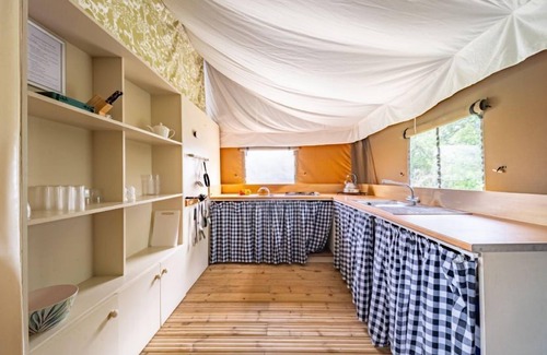 Saxmundham Cabina | Cuckoo, Lantern and Larks site located in Sweffling