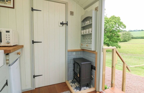 Brayford Cabaña | CUCKOO'S NEST, romantic, character holiday cottage in South Molton
