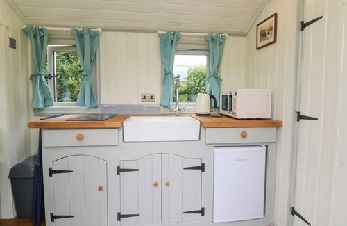 Brayford Cabaña | CUCKOO'S NEST, romantic, character holiday cottage in South Molton