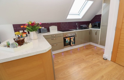 Mabe Cabaña | CUCKOO'S REST, romantic, with a garden in Penryn