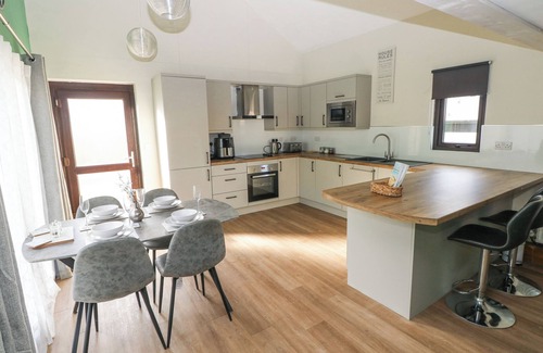 Amroth Casa | CUDDFAN, with pool in Llanteg