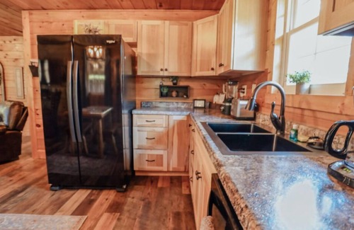 Laurelville Cabina | Cabaña-Baño Privado-Estándar-Cuddle Bug Cabin